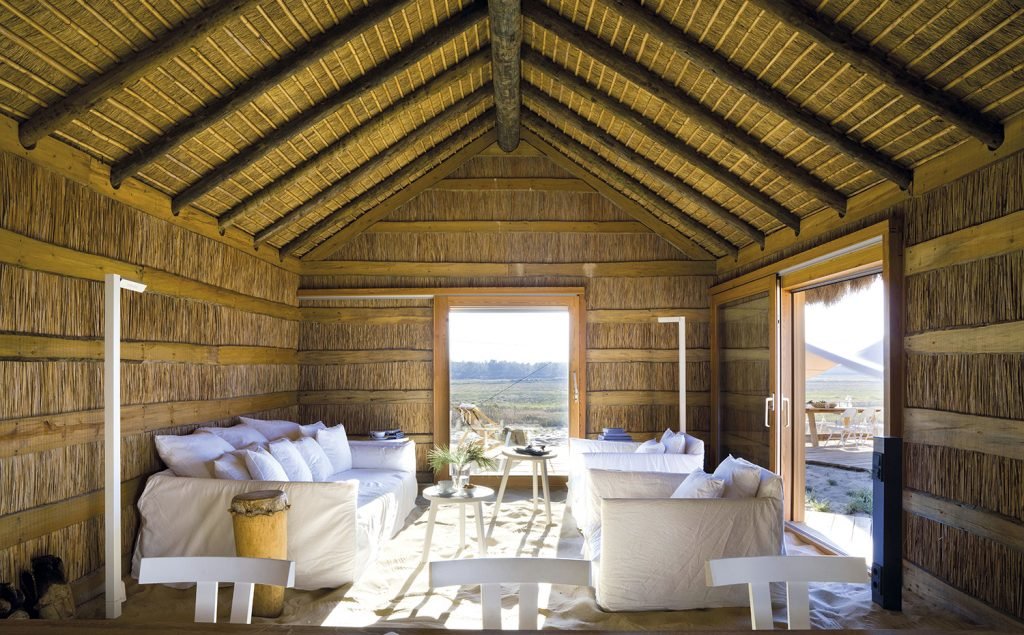 casa de paja interior